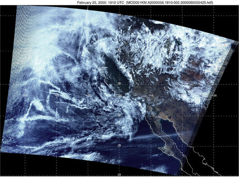 Rastros de buque cerca de California de MODIS