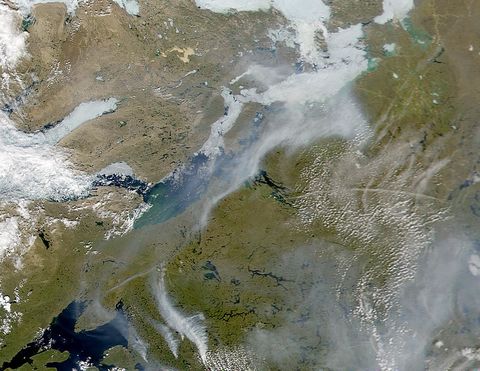 Humo en Nunavut, Territorios del Noroeste