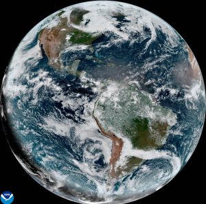 Imagen satelital del continente americano.