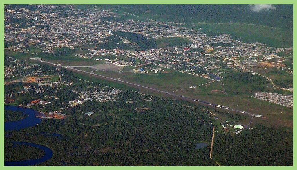 Vista aérea del Aeropuerto Internacional de Iquitos.