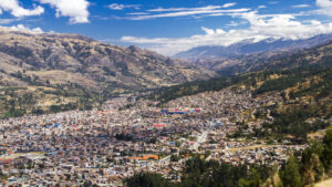 Vista aérea de la ciudad de Huaraz.